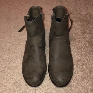 Grey double-sided zip booties